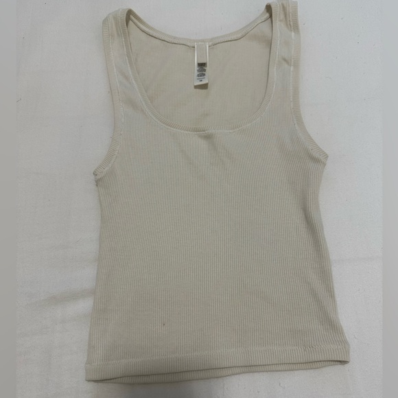 SKIMS Cotton Rib Tank in Bone - Picture 3 of 6